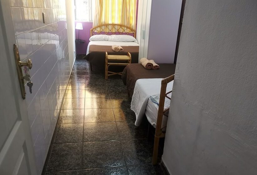 Пансион Low Cost Room Las Llaves 1