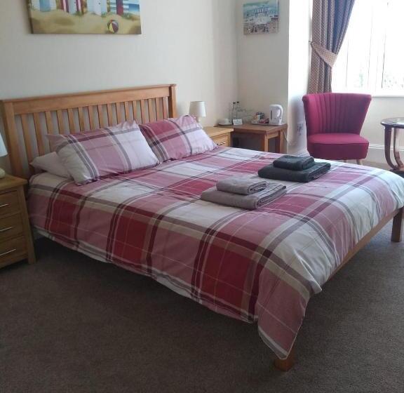 پانسیون Tirionfa Guest House