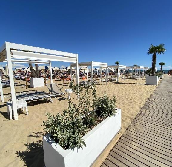 اقامتگاه Costa Rica Bibione Spa
