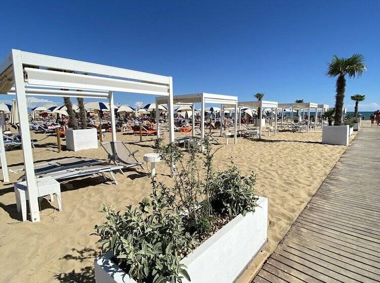 اقامتگاه Costa Rica Bibione Spa