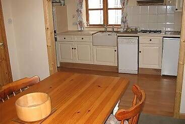 تختخواب و صبحانه Westacre Lodge Self Catering Chalet