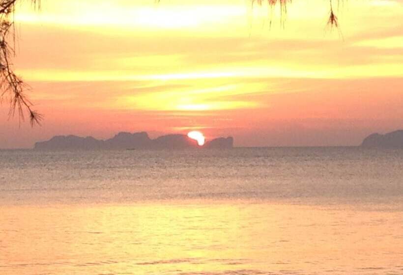 בית מלון כפרי Freeda Resort Koh Jum