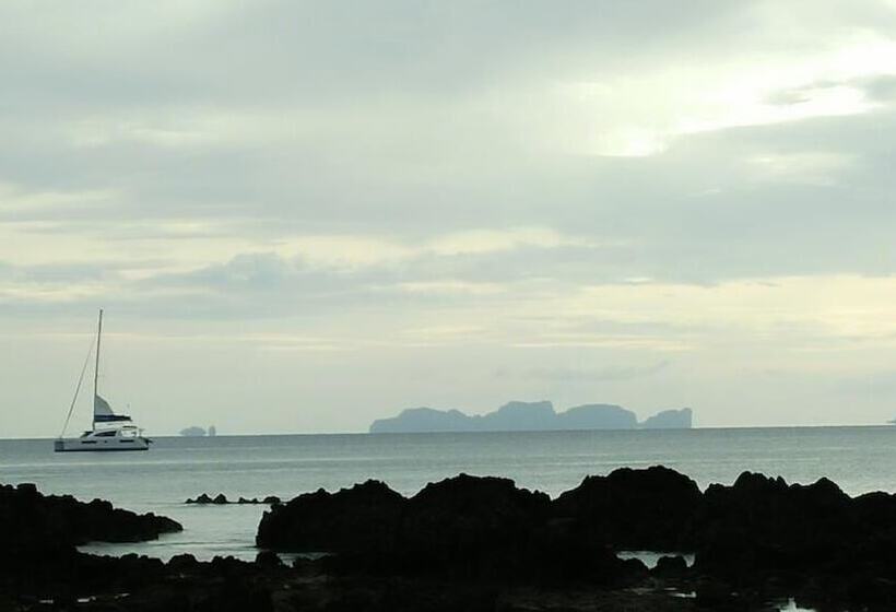 酒店 Kohjum Sea Beach Resort