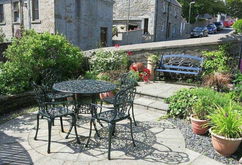 پانسیون Fort Charlotte Guest House