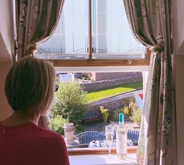 پانسیون Fort Charlotte Guest House