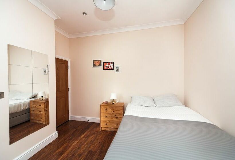پانسیون Private Ensuite Room Liverpool Street