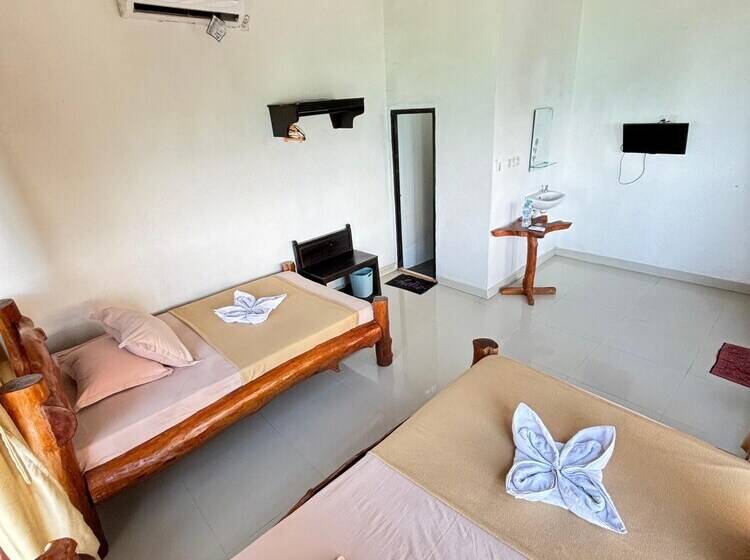 تختخواب و صبحانه Bira Panda Beach 2