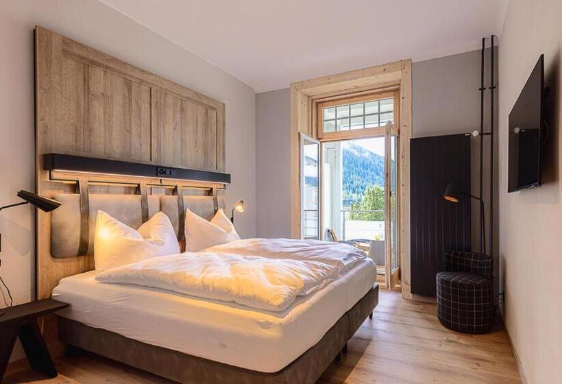 هتل Alpine Inn Davos