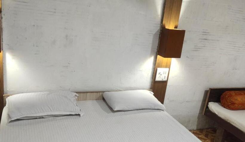 فندق Bungalow Resort Panorama Matheran