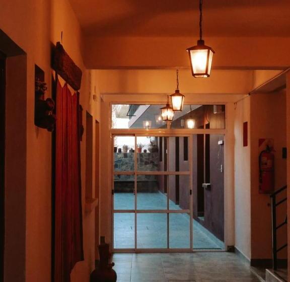 펜션 La Colorada Hostal