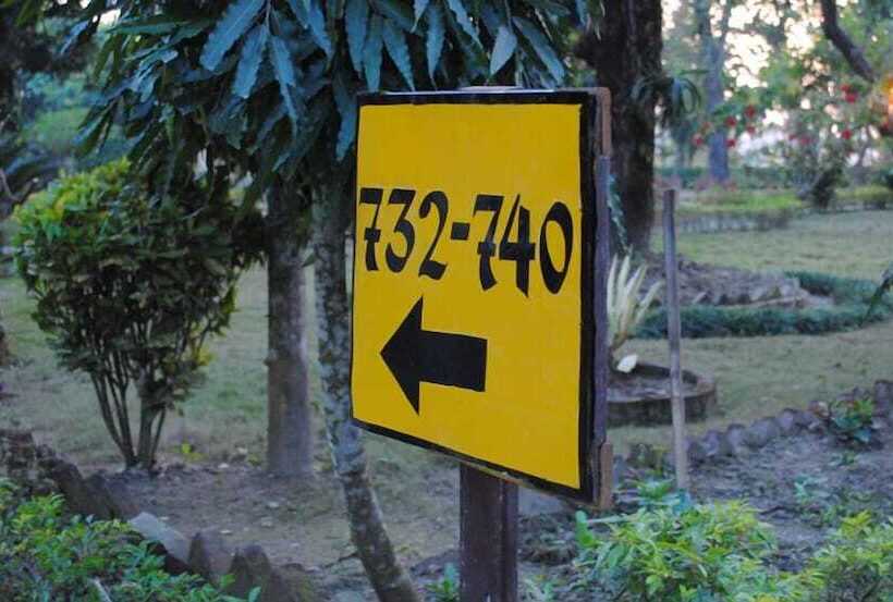 استراحتگاه Rhino Lodge &