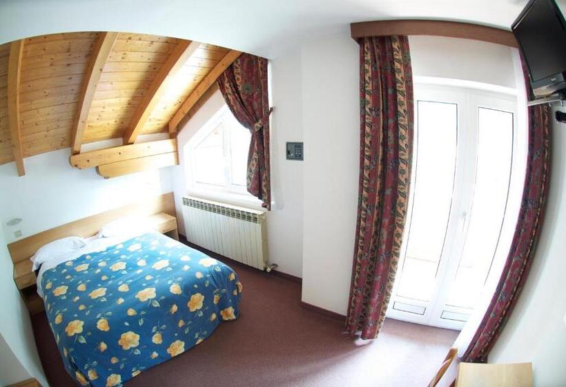 בית מלון כפרי Albergo Sciatori