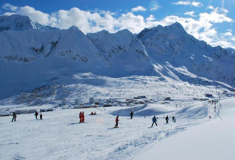 בית מלון כפרי Albergo Sciatori