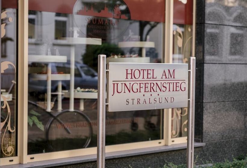هتل Am Jungfernstieg