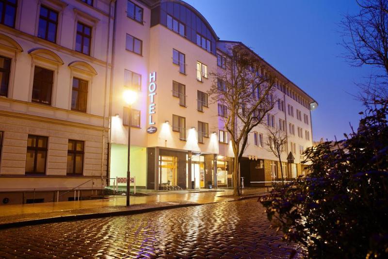 هتل Am Jungfernstieg