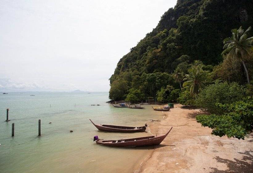 هتل Arawan Krabi Beach Resort