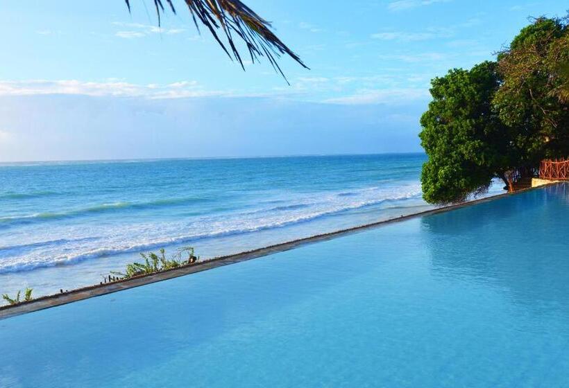هتل Baobab Beach Resort & Spa