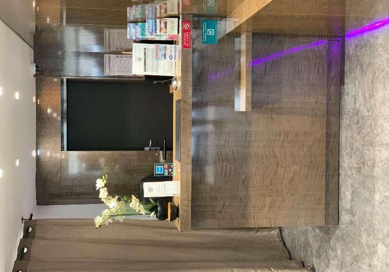 Fotos del hotel Hôtel De La Gaîté:  12