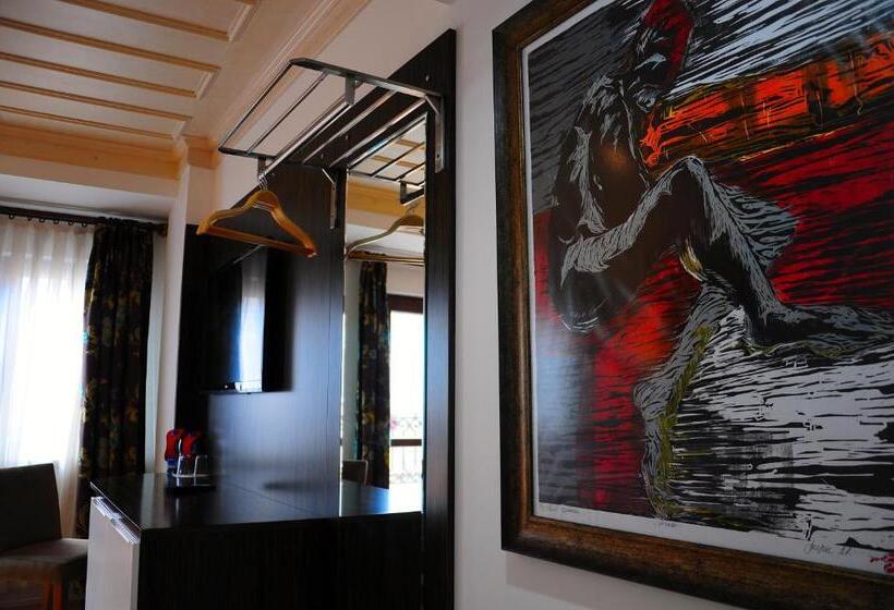 Fotos del hotel Ottopera:  34