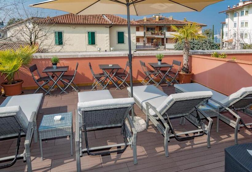 هتل Residenza Alighieri