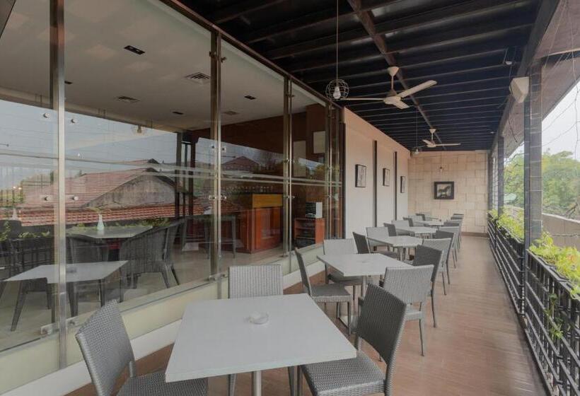 Fotos del hotel Santika Jemursari:  23