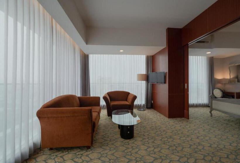 Fotos del hotel Santika Jemursari:  18