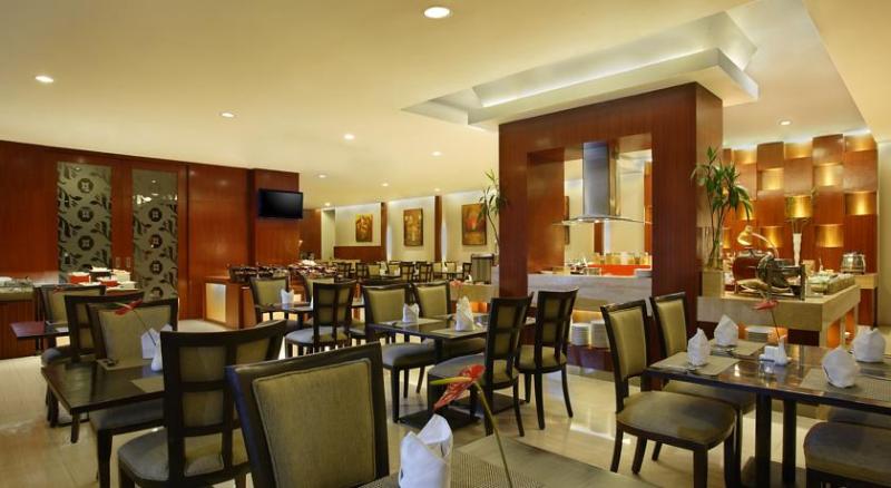 Fotos del hotel Santika Jemursari:  82