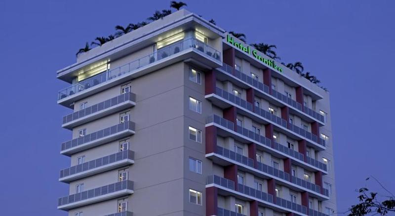 Fotos del hotel Santika Jemursari:  4
