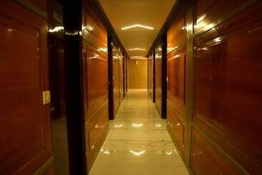 هتل Sukhmantra Resort
