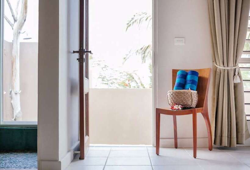 هتل Yasawa Island Resort