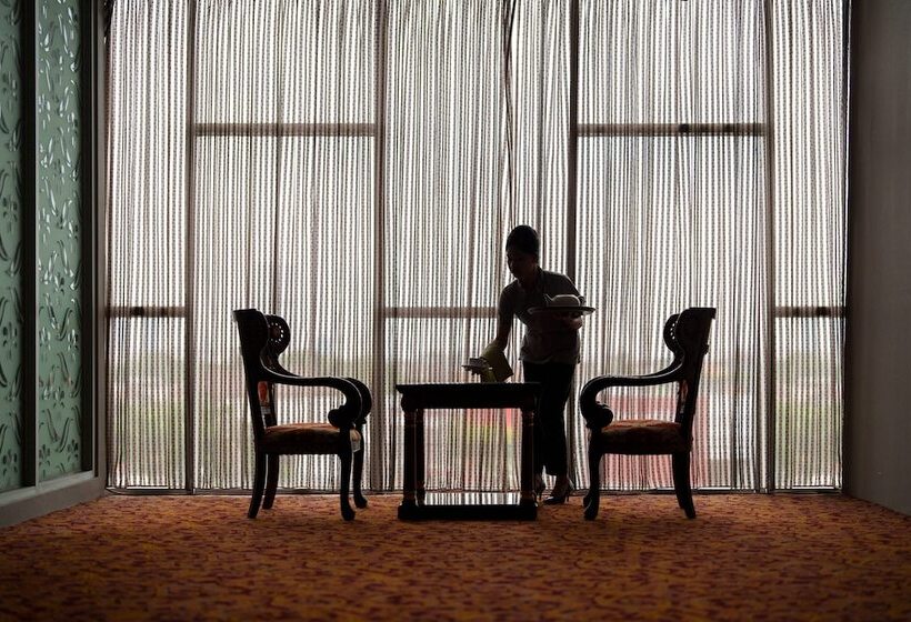Fotos del hotel Santika Jemursari:  84