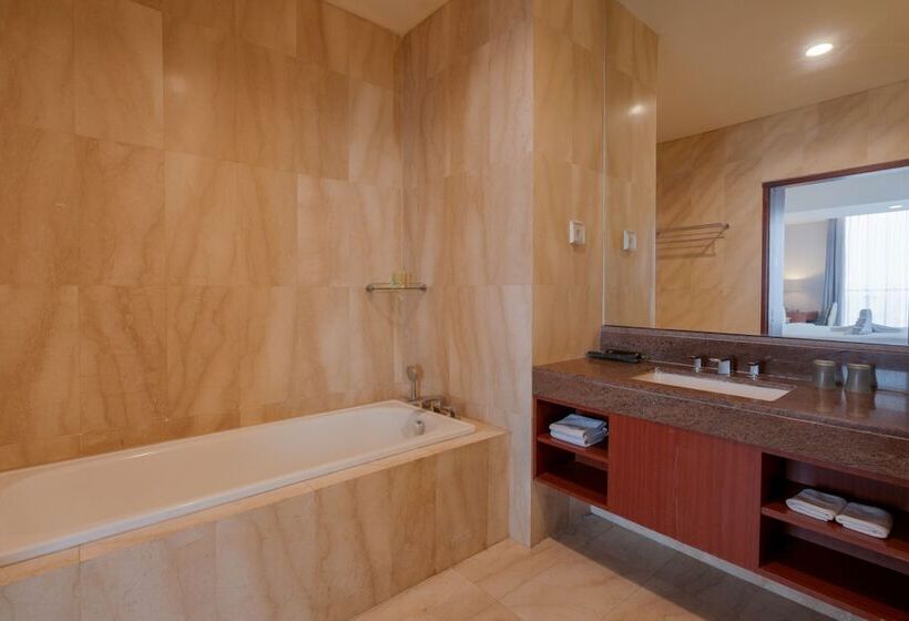 Fotos del hotel Santika Jemursari:  103