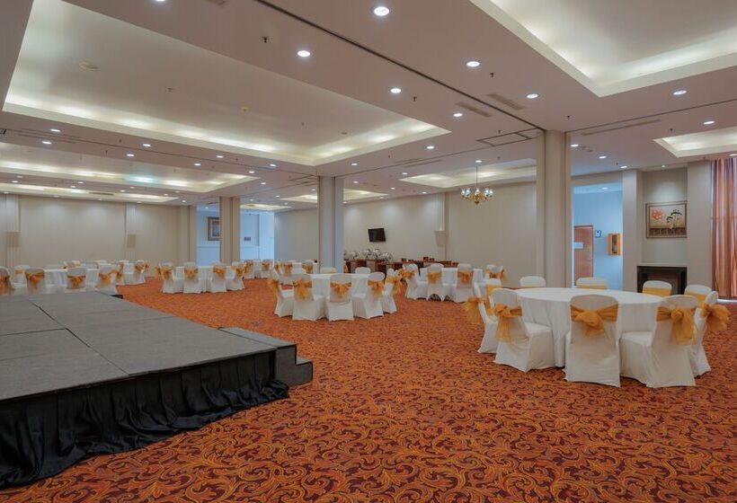 Fotos del hotel Santika Jemursari:  39