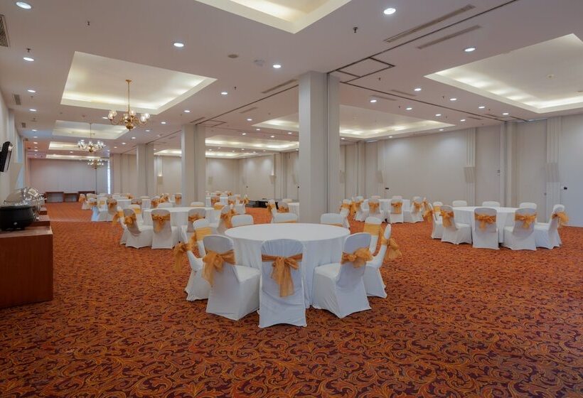 Fotos del hotel Santika Jemursari:  38