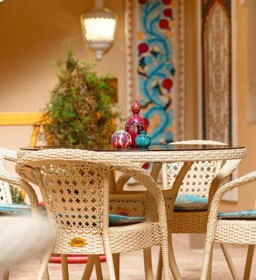 فندق Anor
