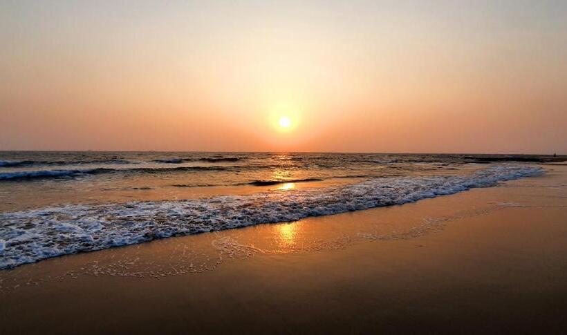 فندق Samant Beach Resort