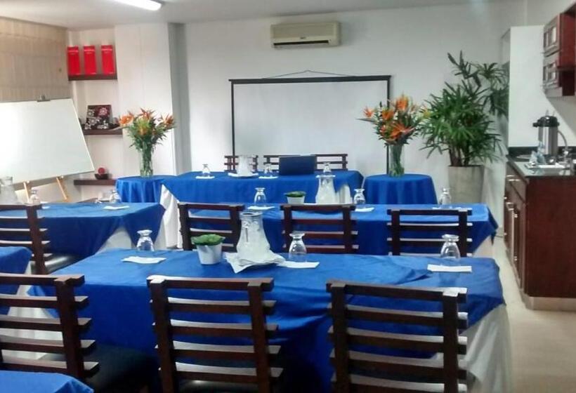 Aw Hotel Chipichape Urban