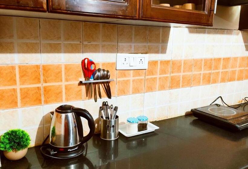 ベッドアンドブレックファースト Little Woods Family Stay On Manali Expressway