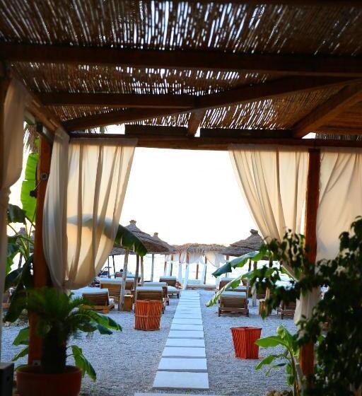 هتل Oricon Coast Luxury Resort