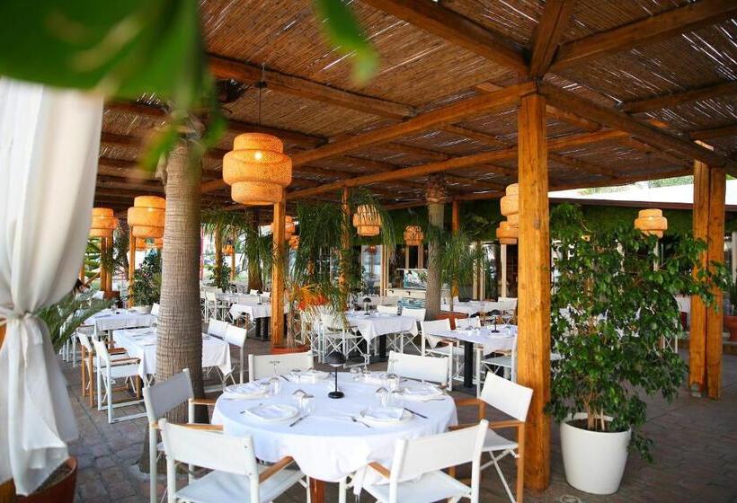 هتل Oricon Coast Luxury Resort