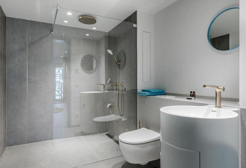 هتل Brucklyn Suites