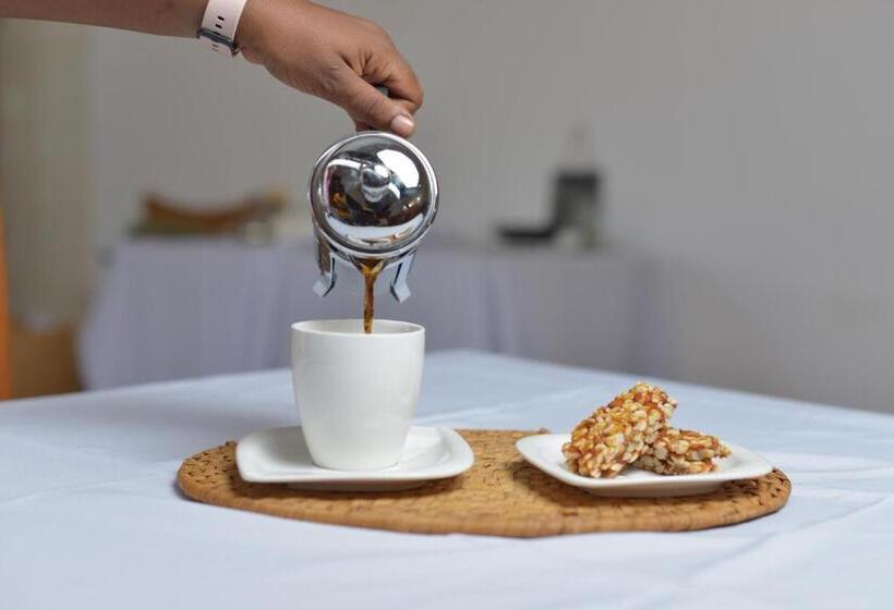 هاستل Chukwani Executive Inn