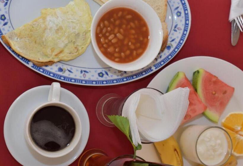 هاستل Chukwani Executive Inn