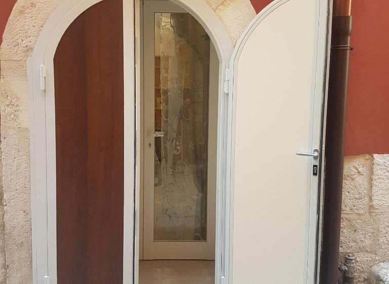 پانسیون Arco Della Luna