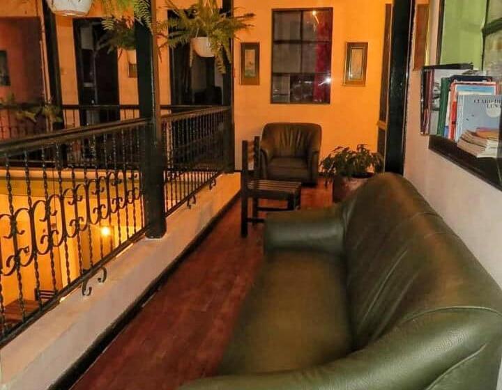 پانسیون Hostal Belén