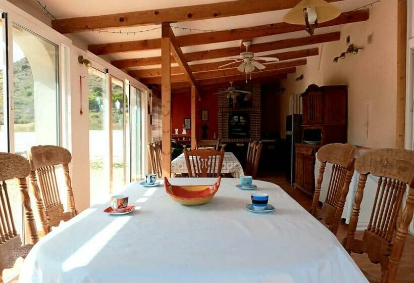 تختخواب و صبحانه Recovery Mountain Homestay