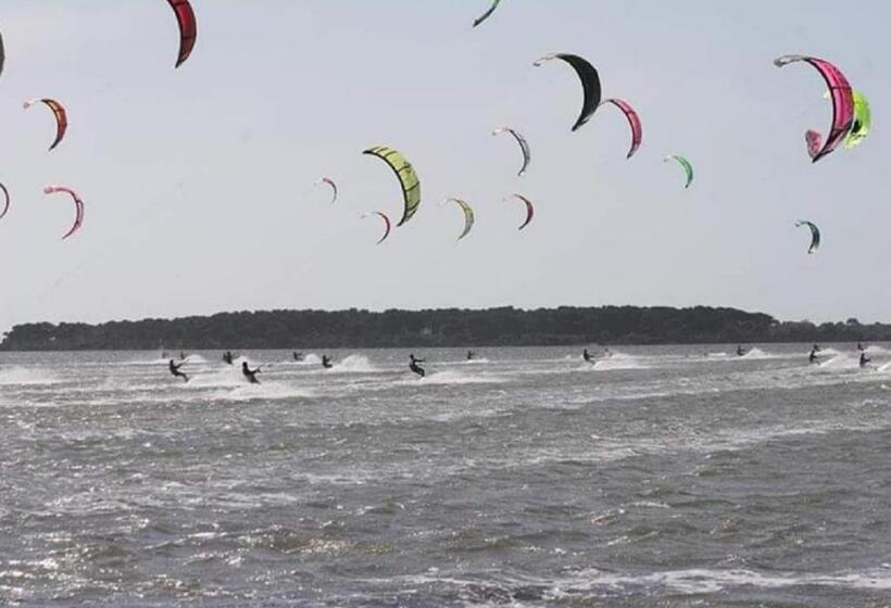 تختخواب و صبحانه Kite Hub Lo Stagnone