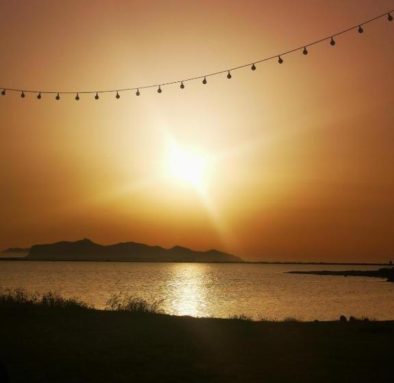 تختخواب و صبحانه Kite Hub Lo Stagnone