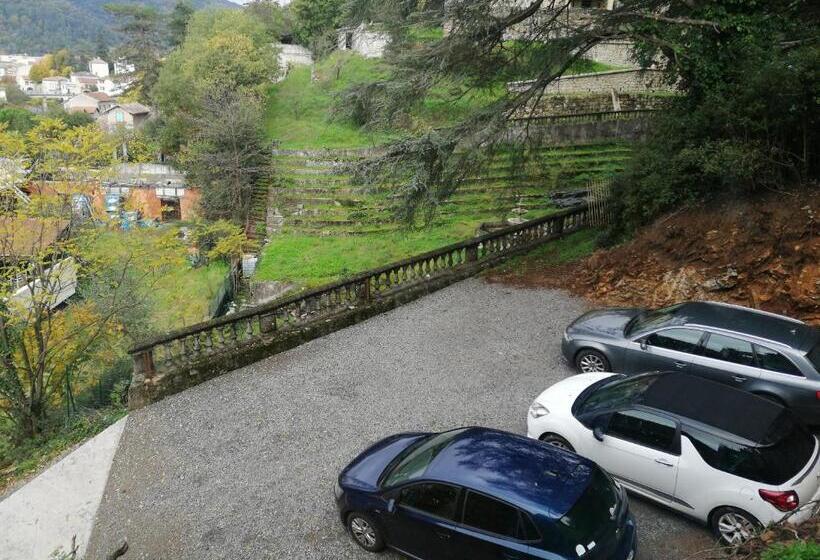 تختخواب و صبحانه La Dolce Vita Camille