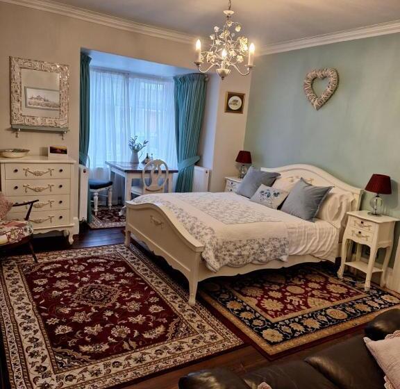 مبيت وإفطار Slate Hall